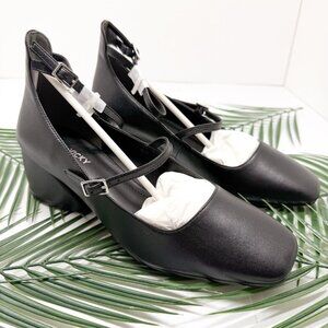 Lisa Vicky Black Ankle Strap Pumps Sz 8.5 Sculptural Maryjane Balletcore Shoe